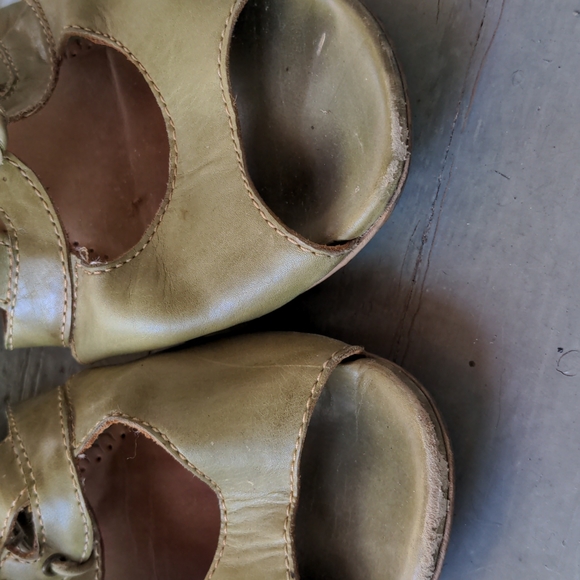 Everybody by BZ Moda strappy green peep toe kitten heel sandals - Picture 7 of 8